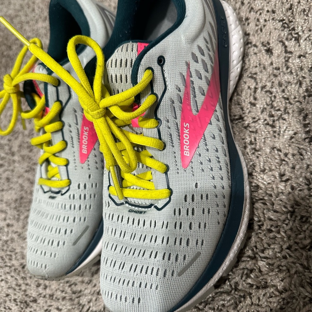 Brooks Women's Athletic Shoes